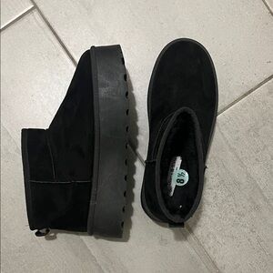 Cozy Black Winter Boots for Women